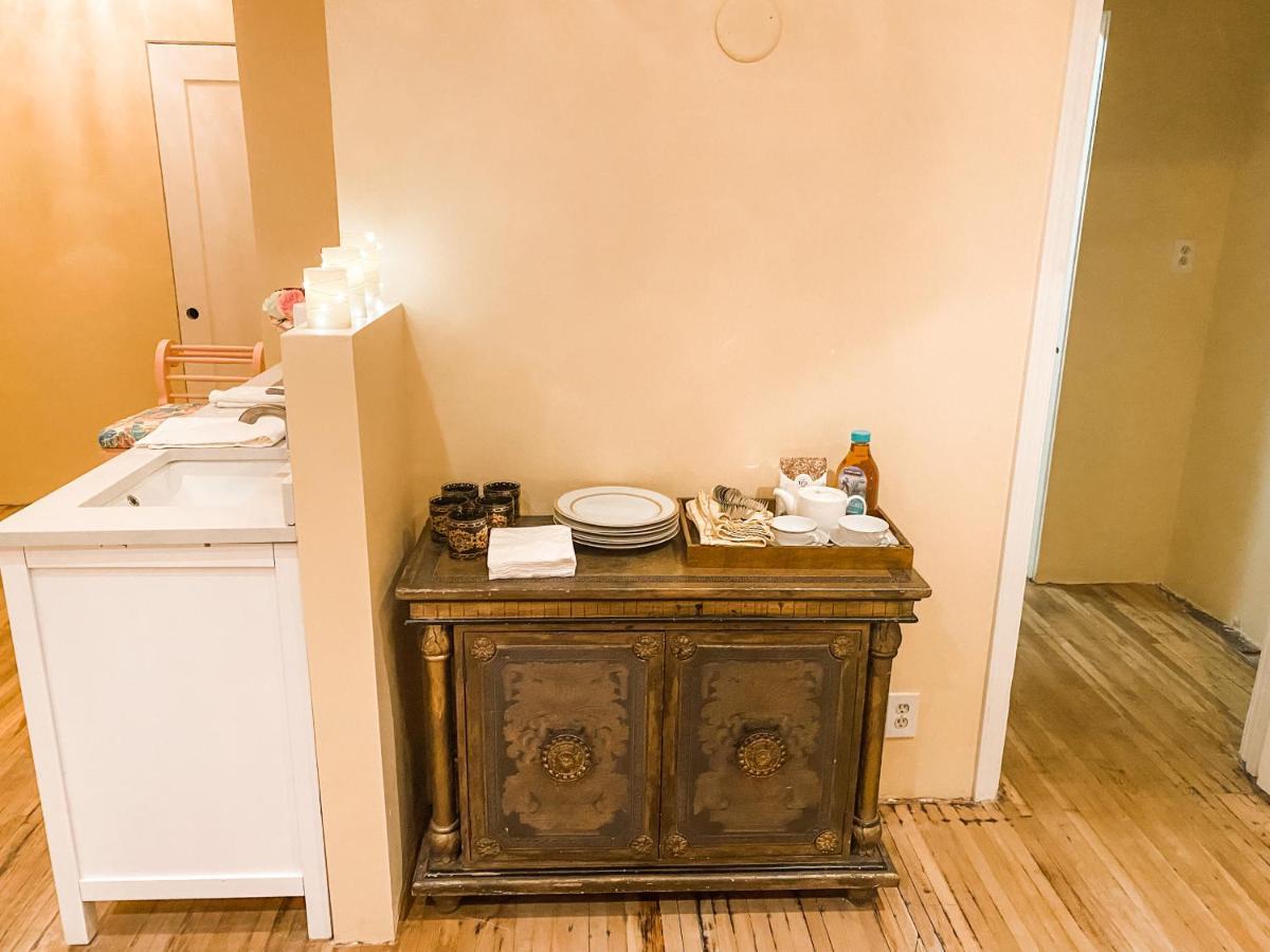 Island Girl Spa + Bed And Breakfast Los Angeles Exterior photo