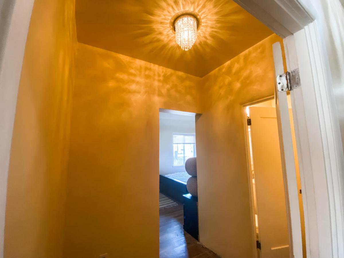 Island Girl Spa + Bed And Breakfast Los Angeles Exterior photo