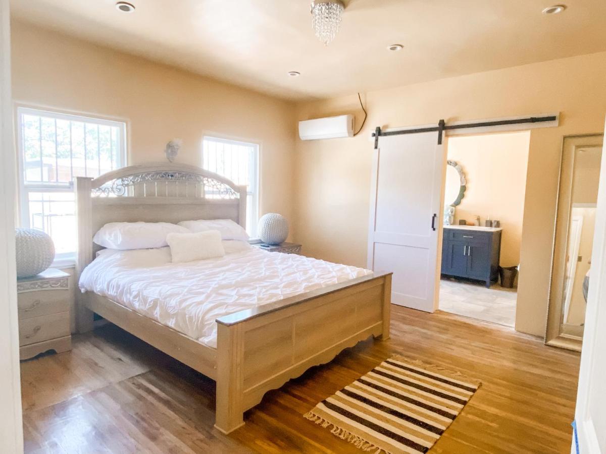 Island Girl Spa + Bed And Breakfast Los Angeles Exterior photo