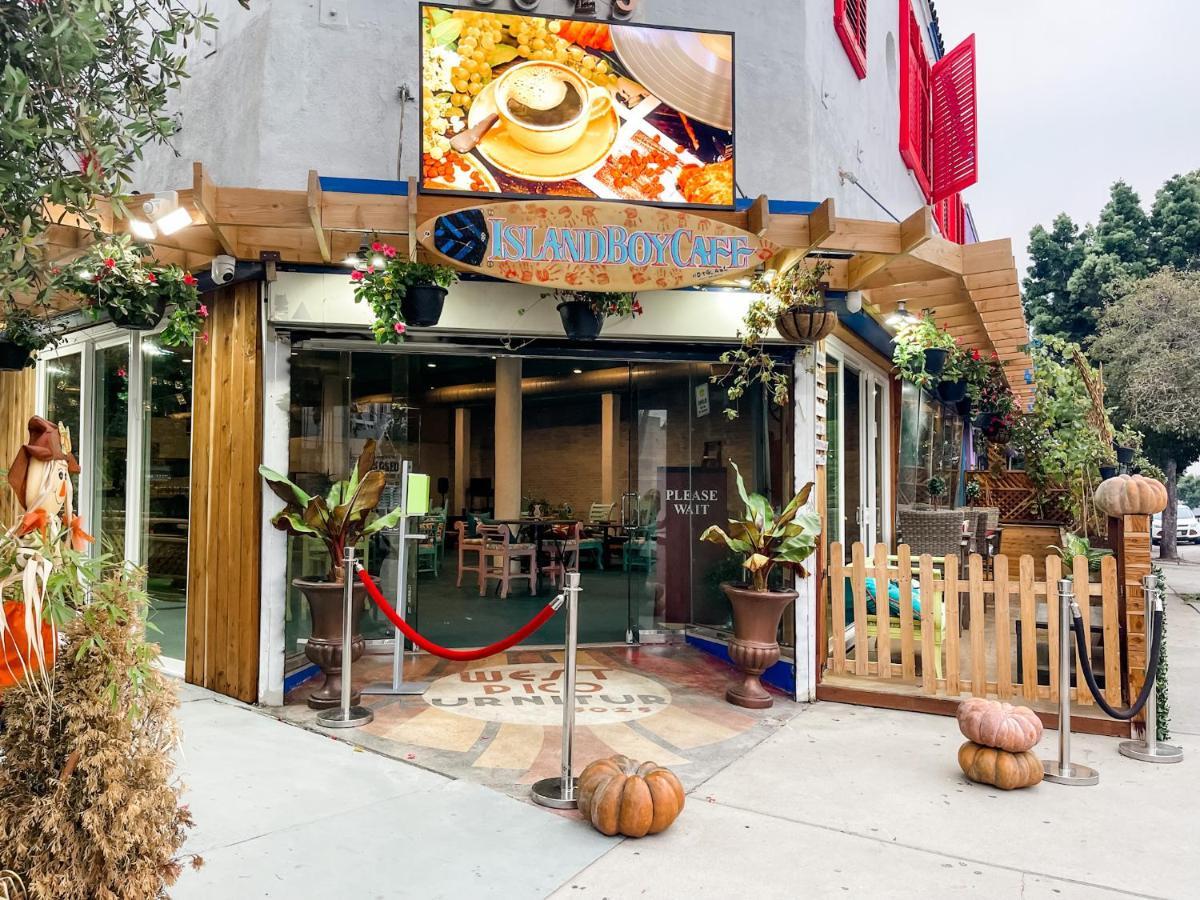 Island Girl Spa + Bed And Breakfast Los Angeles Exterior photo
